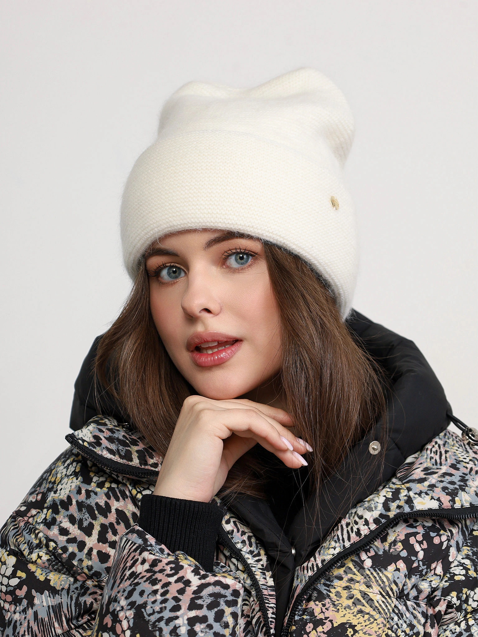 Шапка-бини из ангоры и нейлона с отворотом в ассортименте